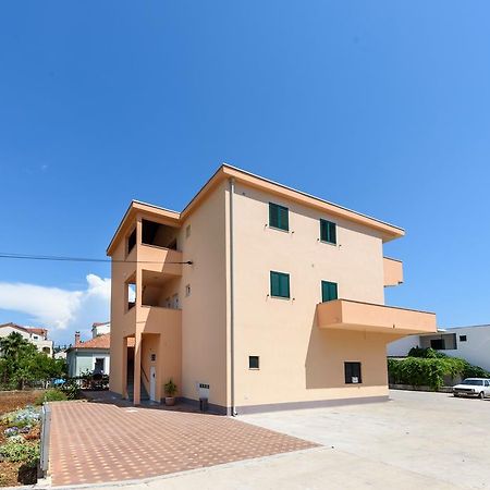 Apartments Robi Trogir Exterior photo