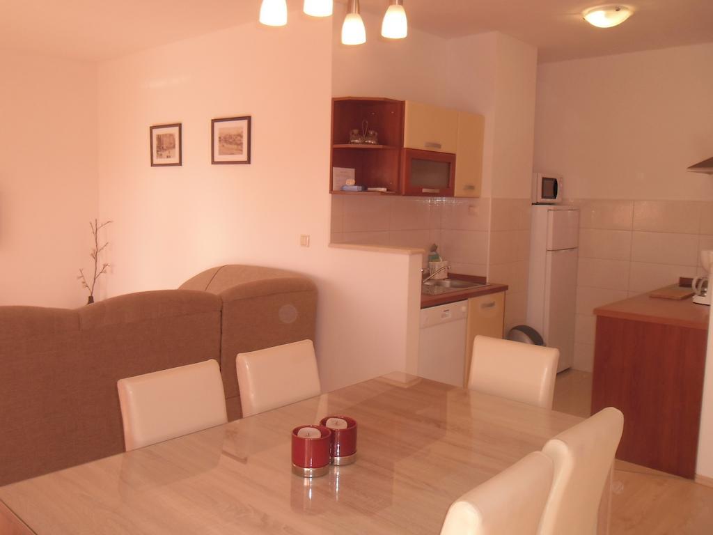 Apartments Robi Trogir Room photo
