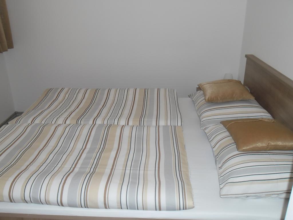 Apartments Robi Trogir Exterior photo