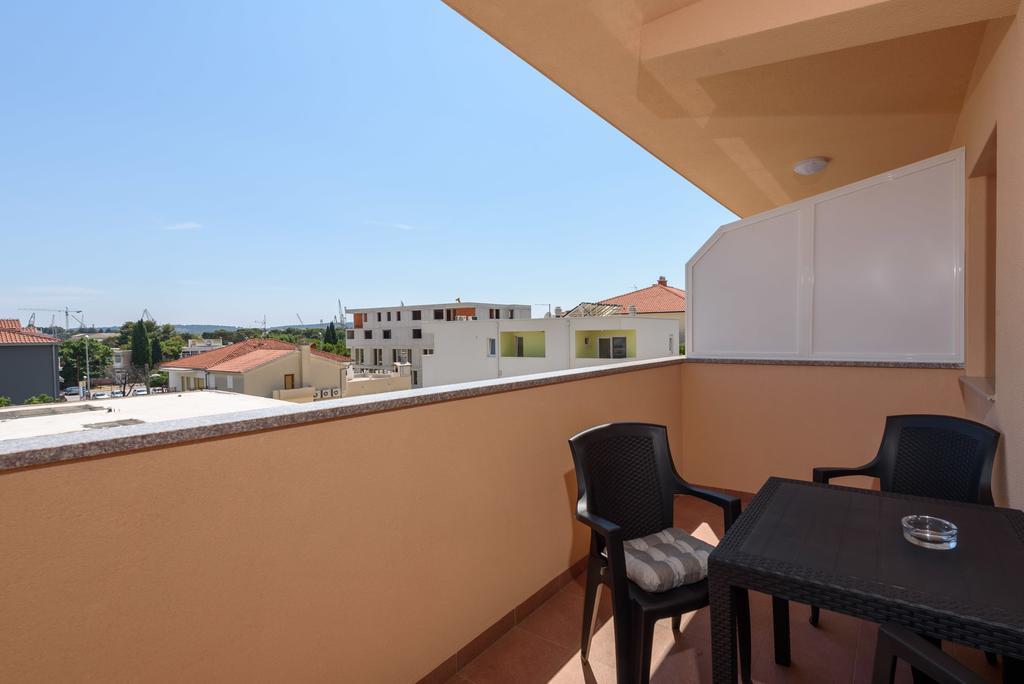 Apartments Robi Trogir Exterior photo