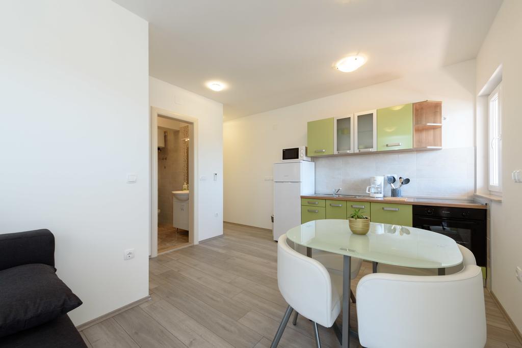 Apartments Robi Trogir Exterior photo