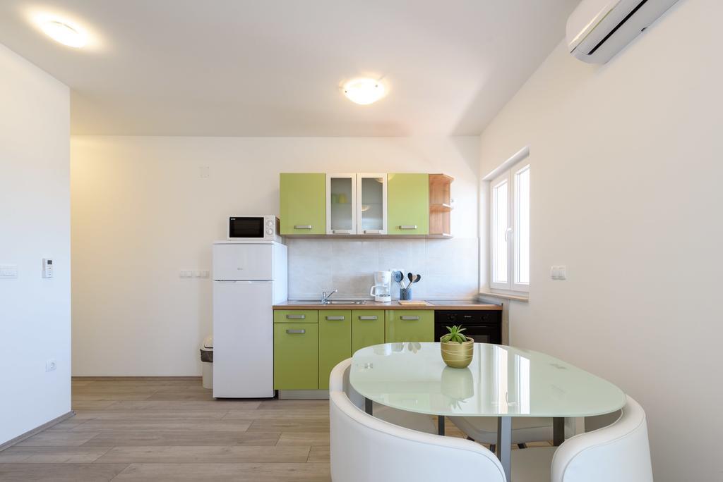 Apartments Robi Trogir Exterior photo