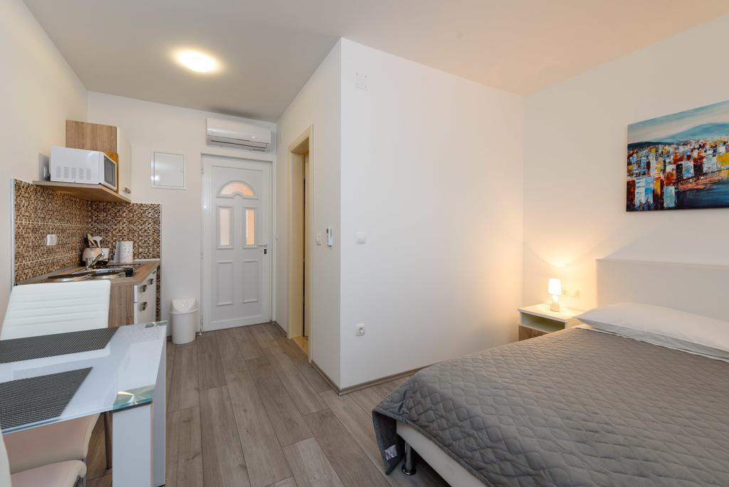 Apartments Robi Trogir Exterior photo