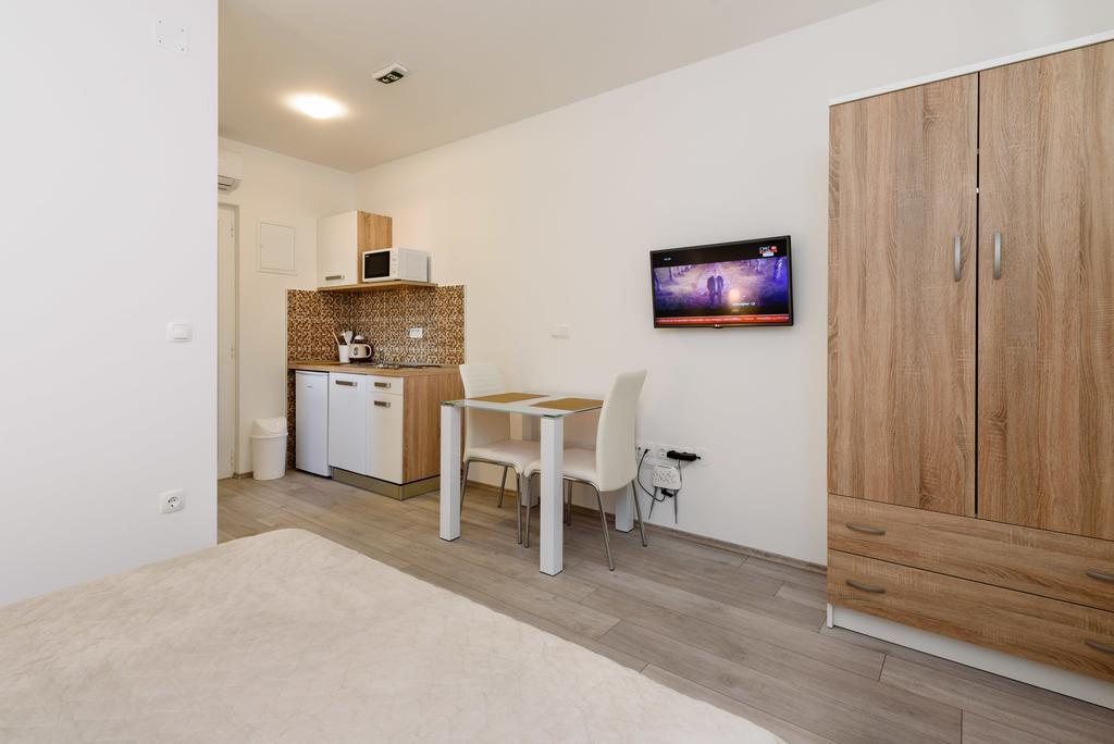 Apartments Robi Trogir Exterior photo