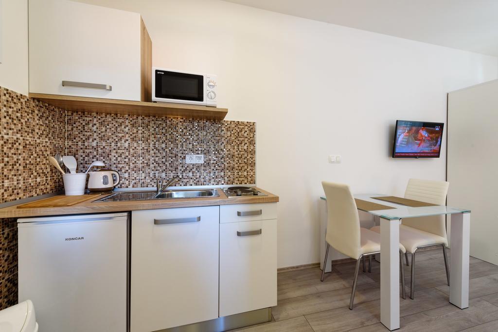Apartments Robi Trogir Exterior photo